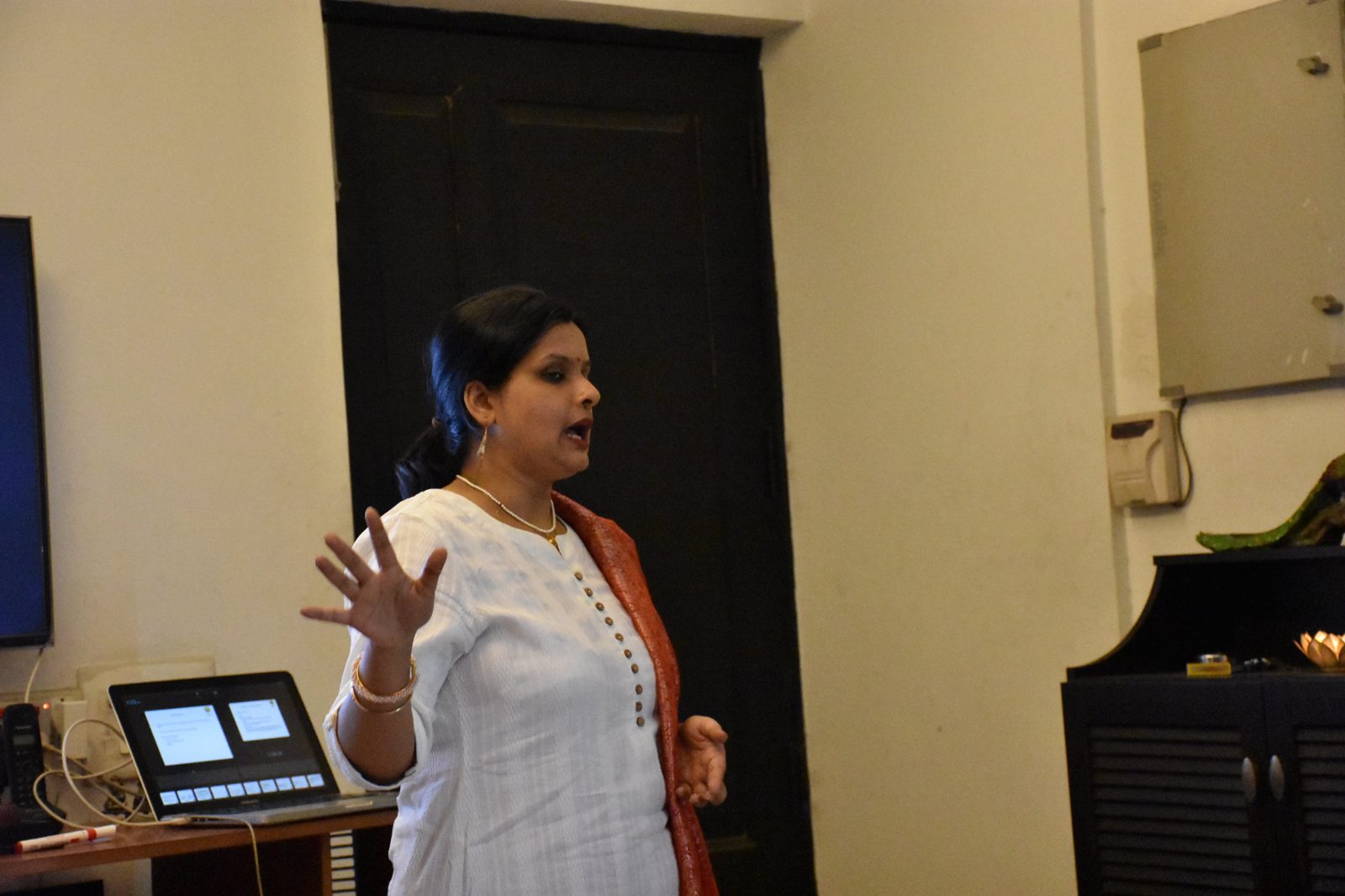 Rakhee addressing workshop participants